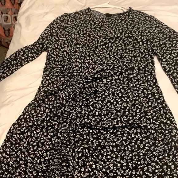 NWT Floral Dress with Ruched Hem - Picture 9 of 11